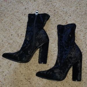 Crushed Velvet Heeled Boots